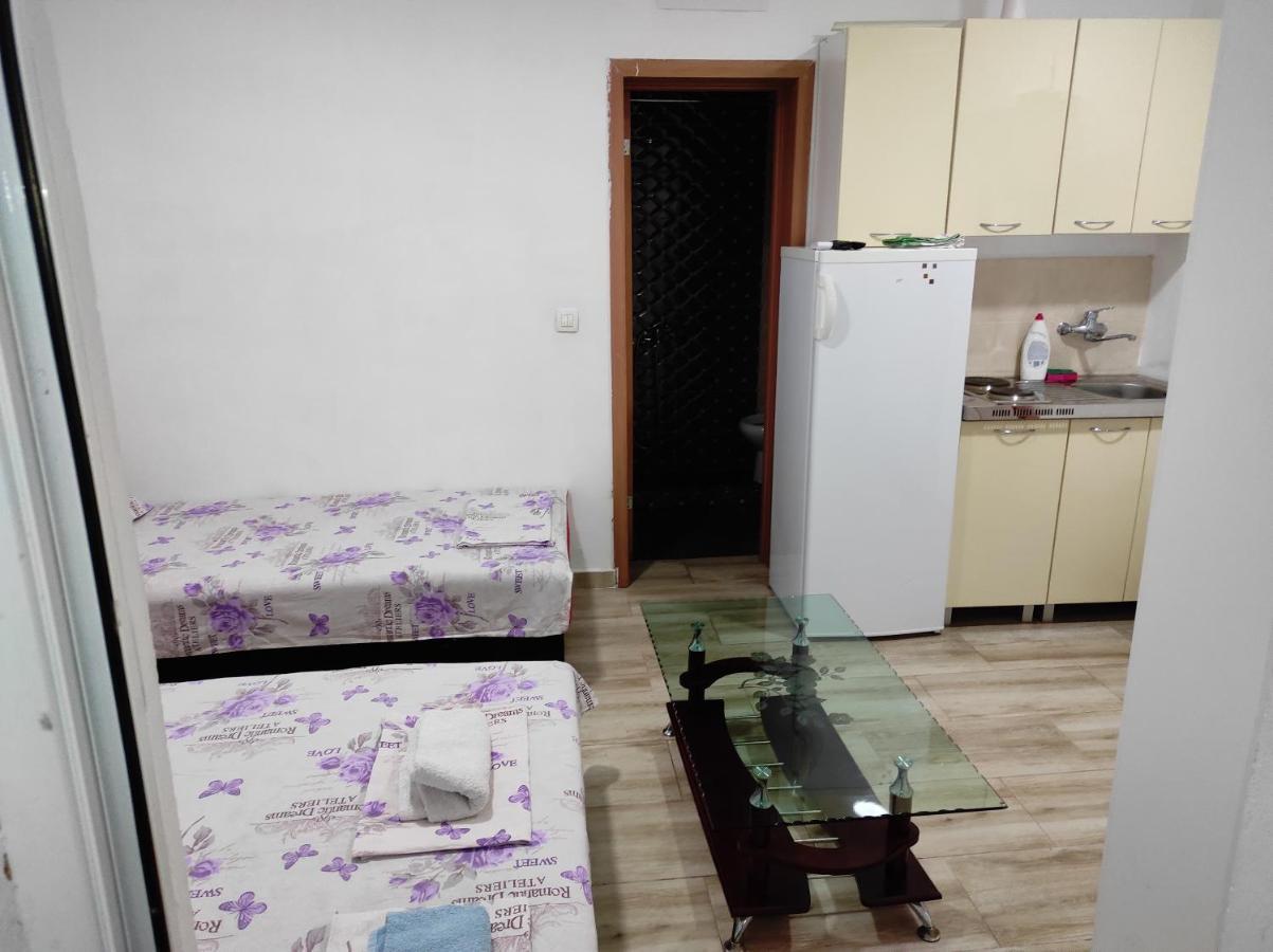 Apartment Perutovic Сутоморе Экстерьер фото