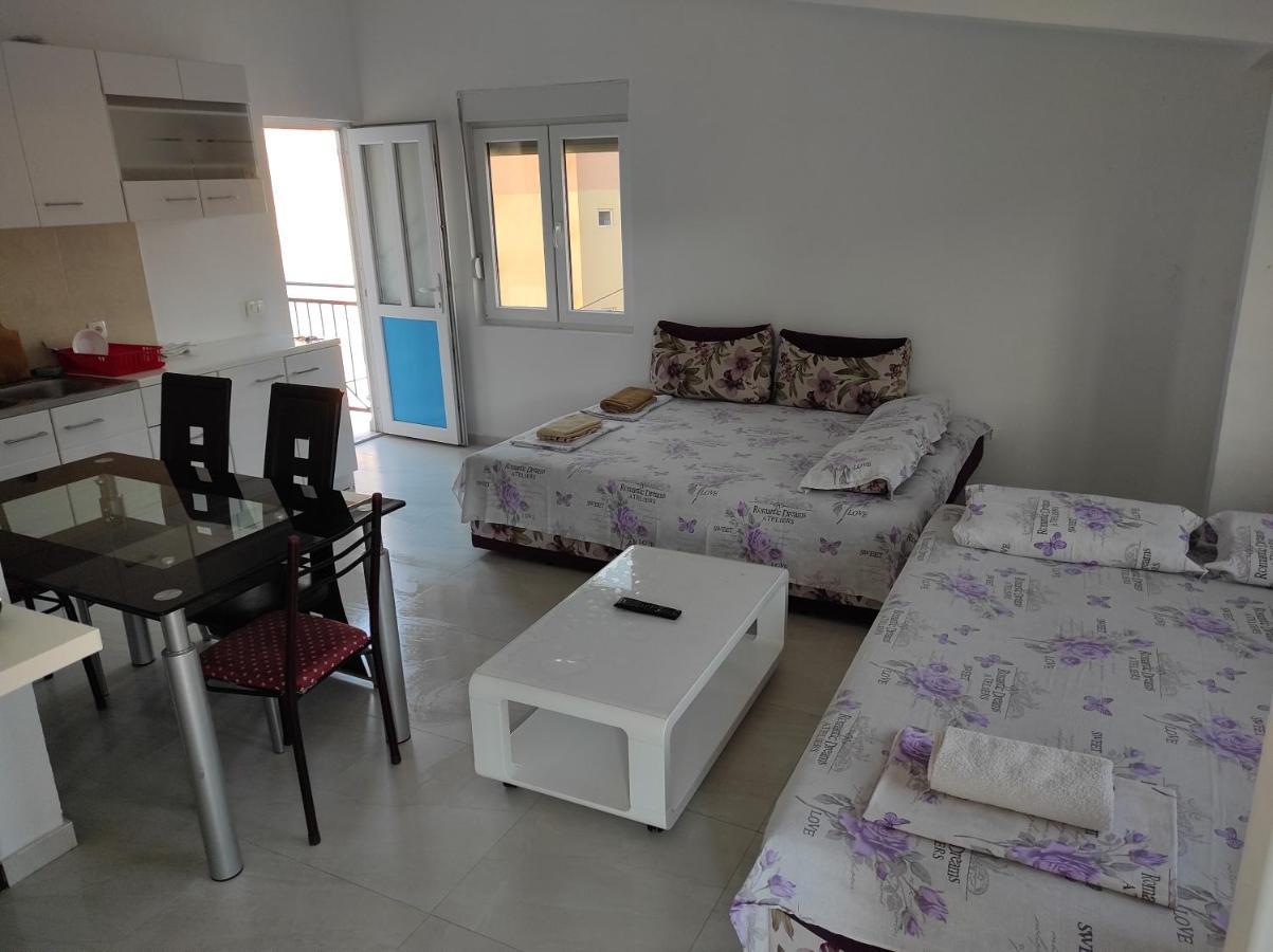 Apartment Perutovic Сутоморе Экстерьер фото
