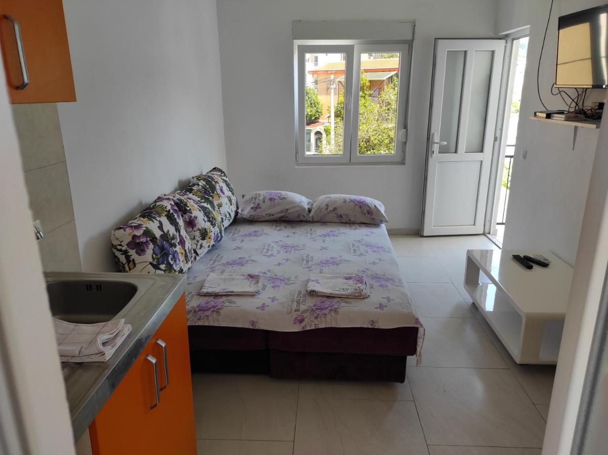 Apartment Perutovic Сутоморе Экстерьер фото