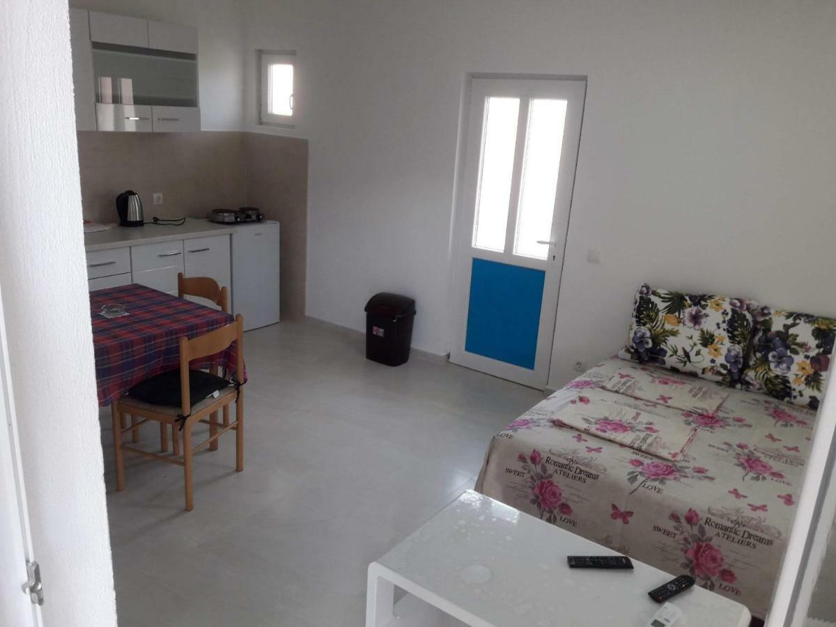 Apartment Perutovic Сутоморе Экстерьер фото