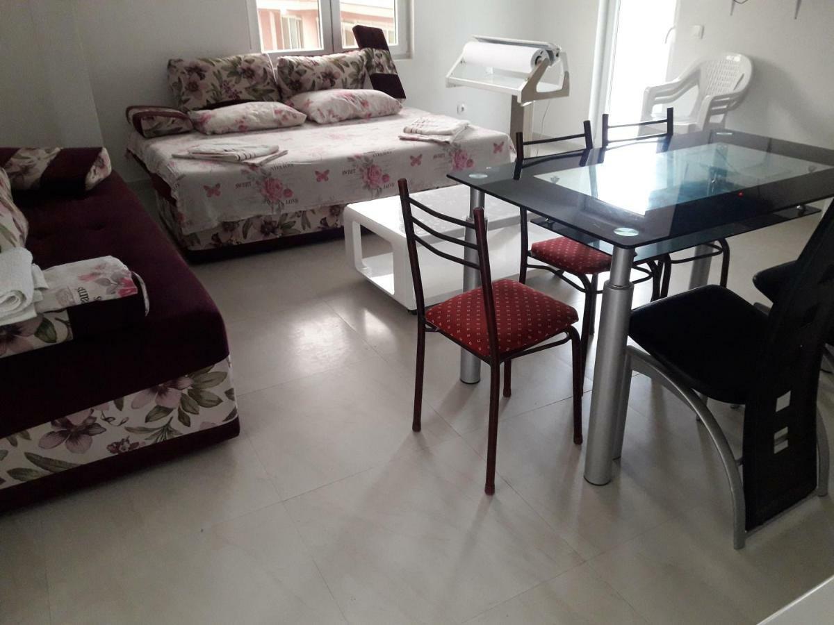 Apartment Perutovic Сутоморе Экстерьер фото