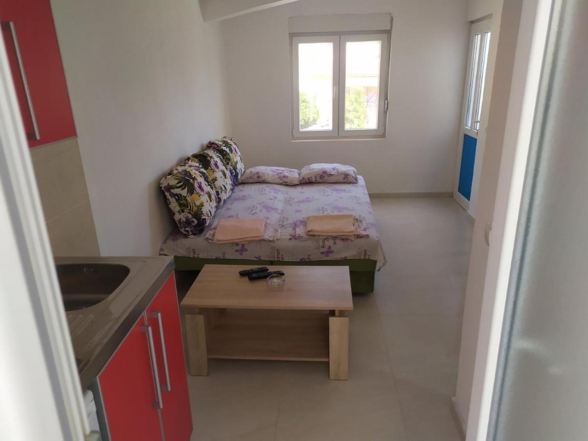 Apartment Perutovic Сутоморе Экстерьер фото