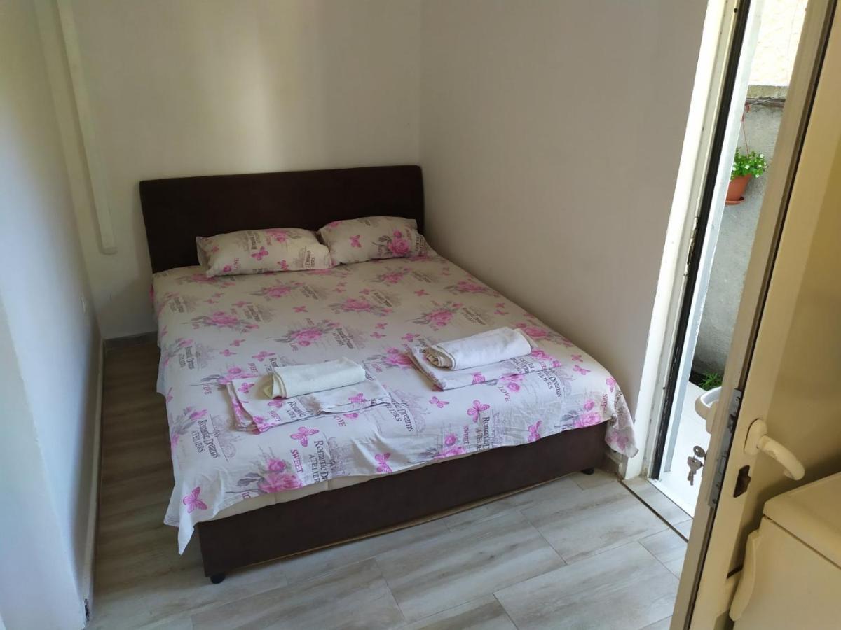 Apartment Perutovic Сутоморе Экстерьер фото